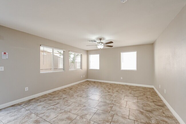 Foto del edificio - 5651 Moccasin Point St