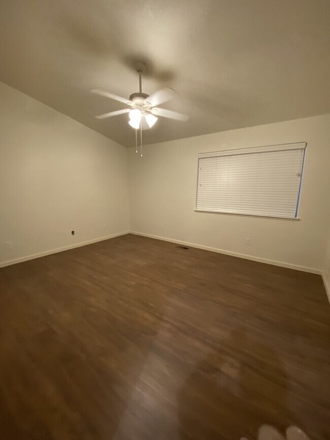 Foto del edificio - Spacious two bedroom two bath home in Carson City