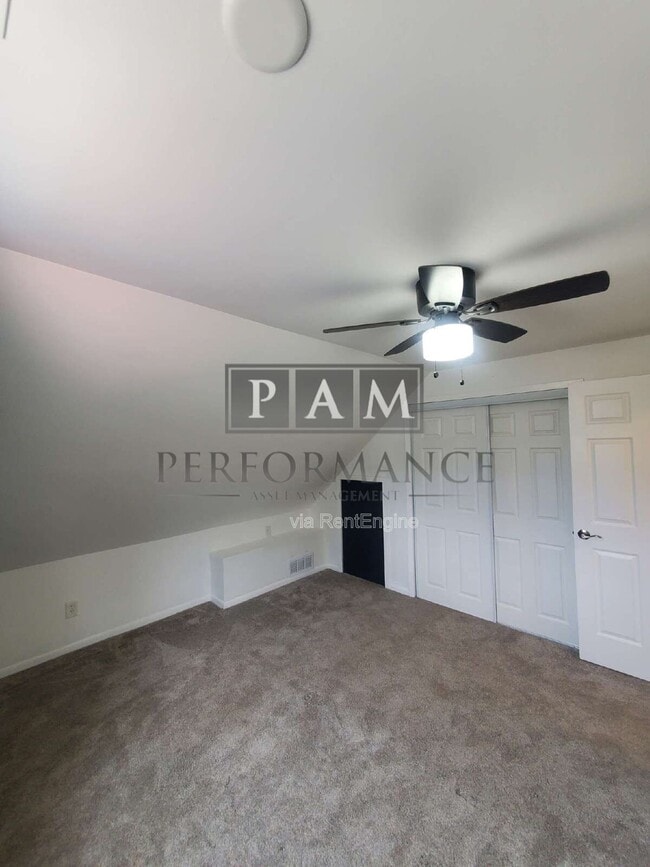 Foto del edificio - 2829 S Howell Ave