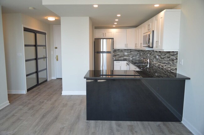 Foto del edificio - 655w Irving Park Rd
