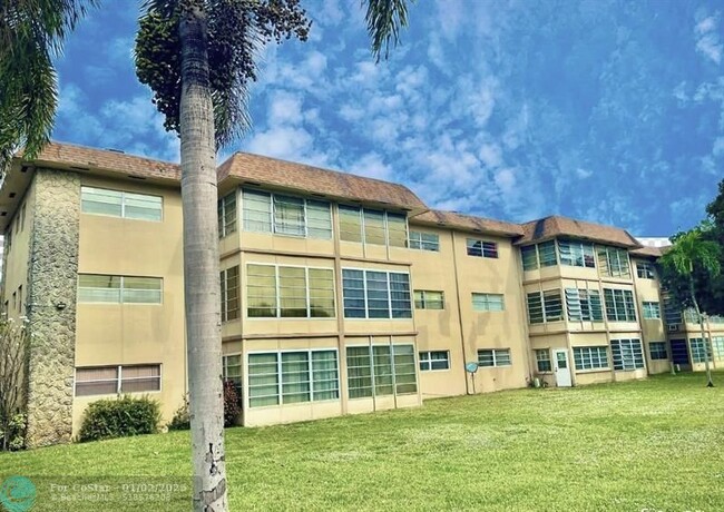 Foto del edificio - 5011 W Oakland Park Blvd