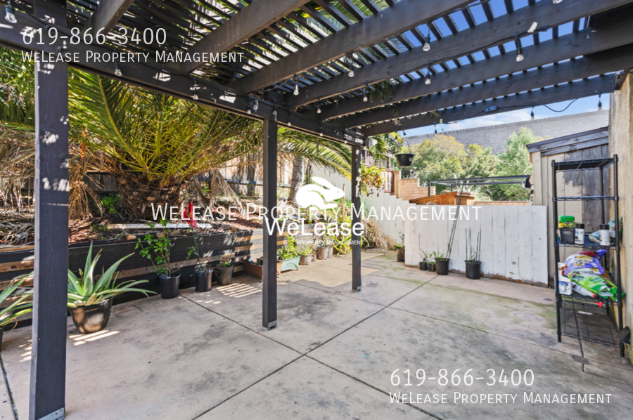 Primary Photo - 1886 Manzana Way
