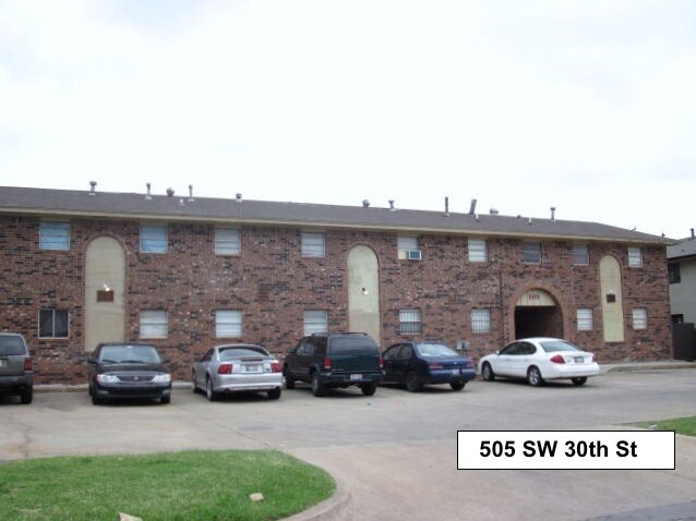 Primary Photo - 505 SW 30th St