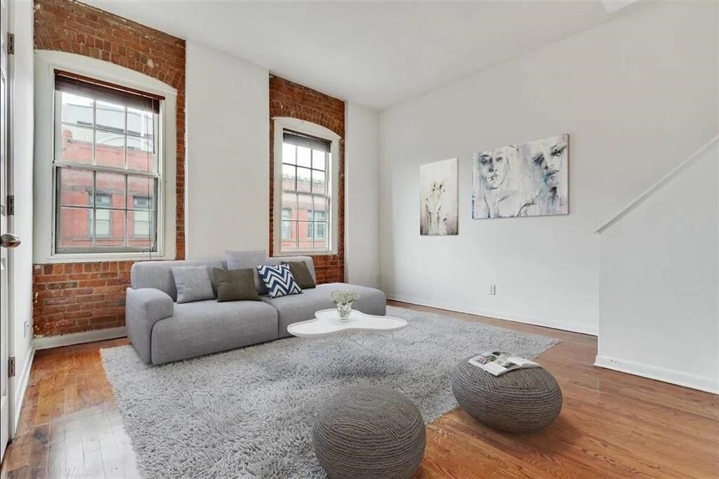 Foto principal - 158 Wayne St
