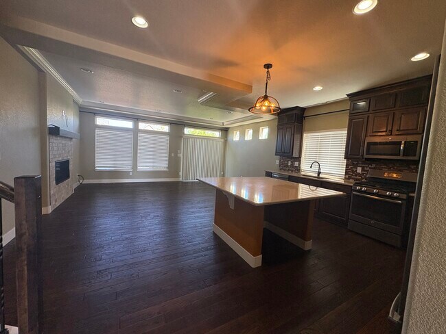 Foto del edificio - 8436 Briar Brush Ln