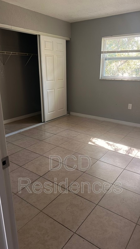 Foto del edificio - 612 Sally Ln S