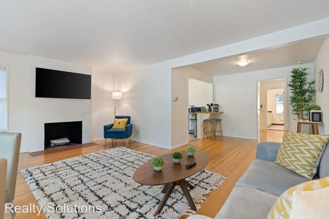 Foto del edificio - 2 br, 1 bath House - 2423 NE Everett Street