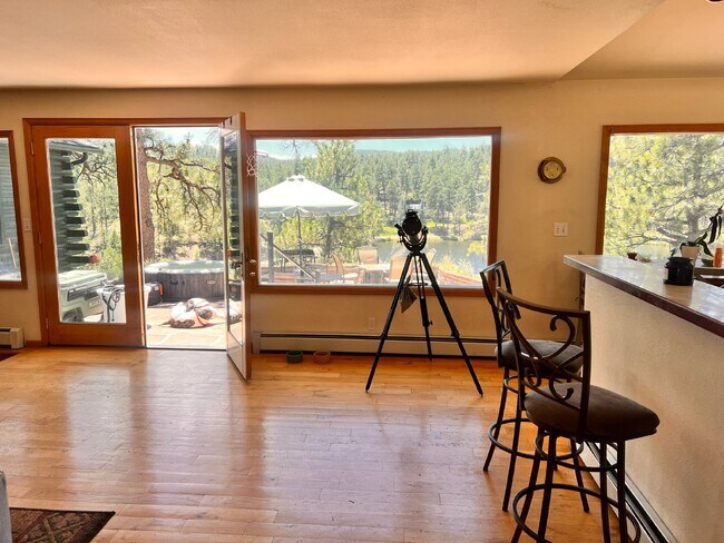 Building Photo - Amazing Views of Evergreen Lake!