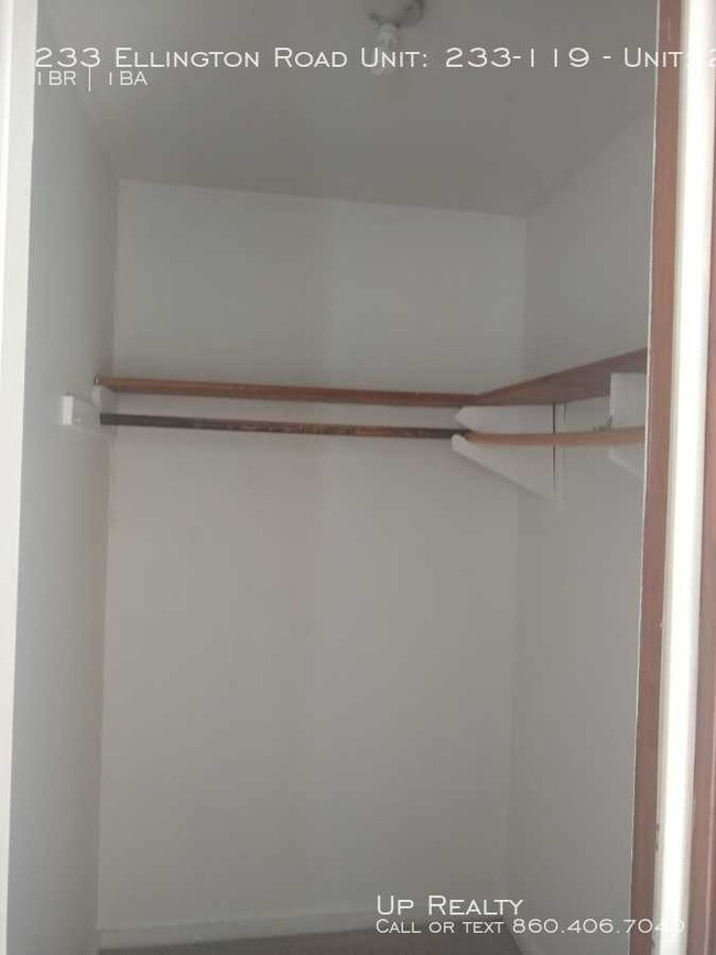 Foto del edificio - 233 Ellington Rd