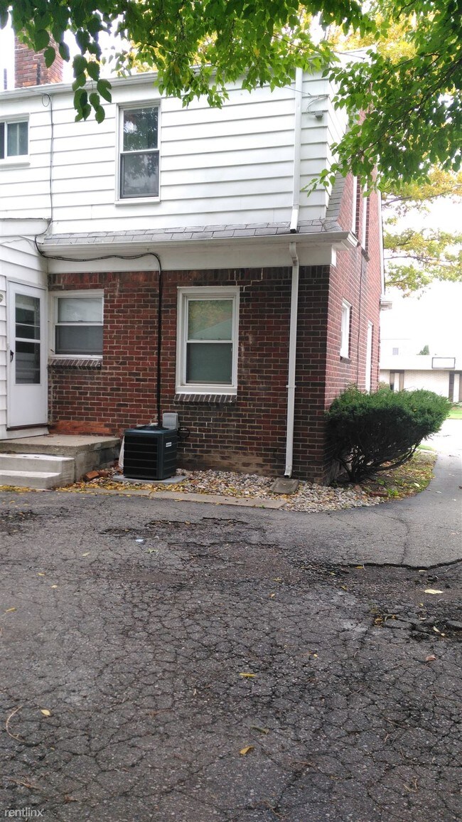 Building Photo - 6748 N Merriman Rd