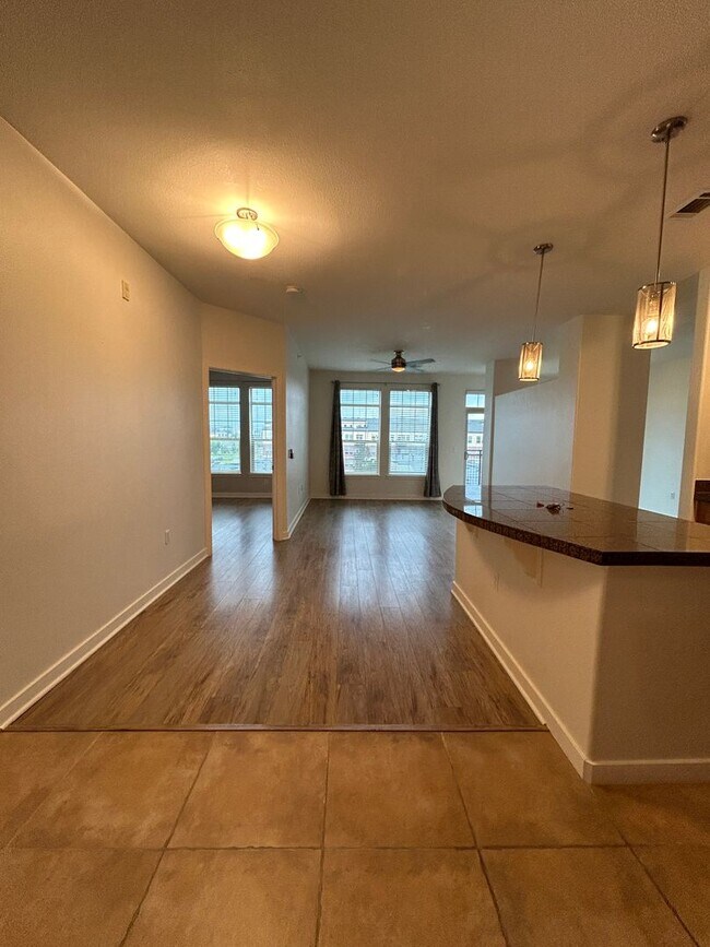 Building Photo - Beautiful One Bedroom Condo in Via Varra