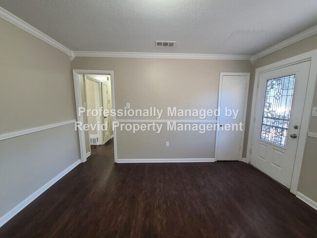 Foto del edificio - Newly Renovated 3 Bedroom Home!! (2024) Wi...