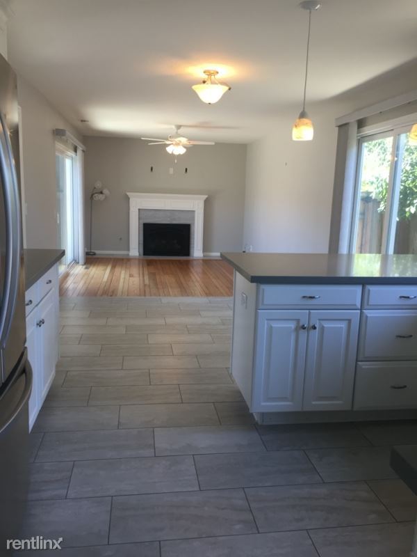 Building Photo - 4 br, 2 bath House - 2704 Hallmark Dr.