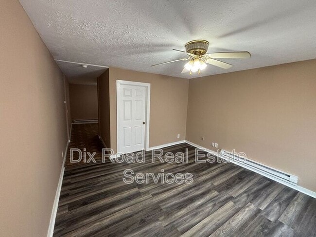 Foto del edificio - 829 Maple Ave