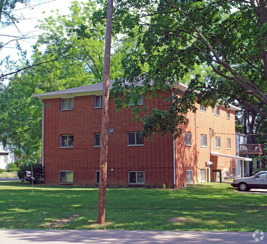 Building Photo - 777 Xenia Ave