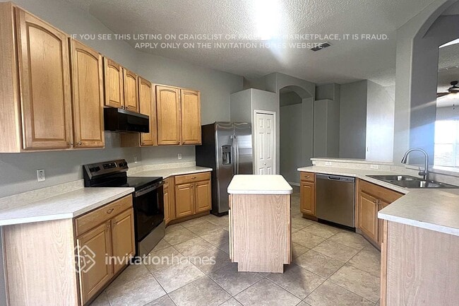 Building Photo - 25136 Ironwedge Dr