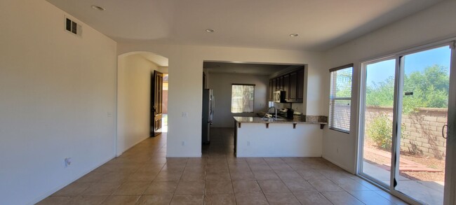 Foto del edificio - Beautiful 4BR/3BA +Loft detached home in B...