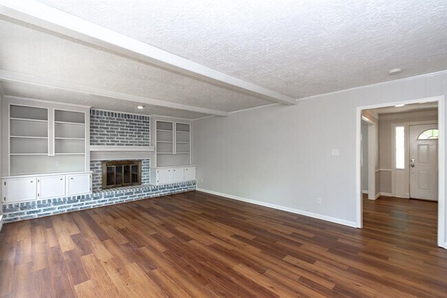 Foto del edificio - 5414 Forest Timbers Dr