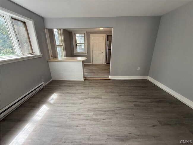 Building Photo - 116 Alice Ave