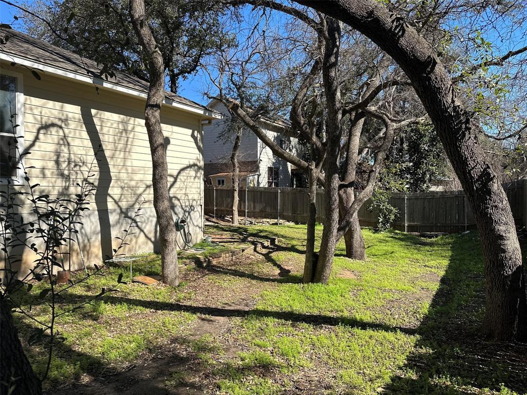 Building Photo - 610 Palo Alto Ln