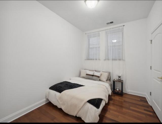 Foto del edificio - 2 bedroom in Chicago IL 60657