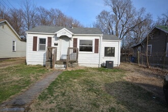 Building Photo - 730 N Marion Ave