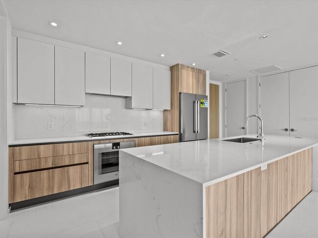 Foto del edificio - 1020 Sunset Point Rd