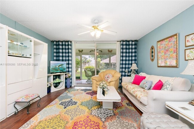 Building Photo - 1001 NE 14th Ave