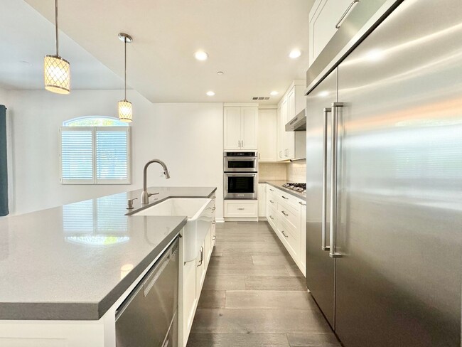 Foto del edificio - Beautiful 3Bd/3Ba Townhome located in Nort...