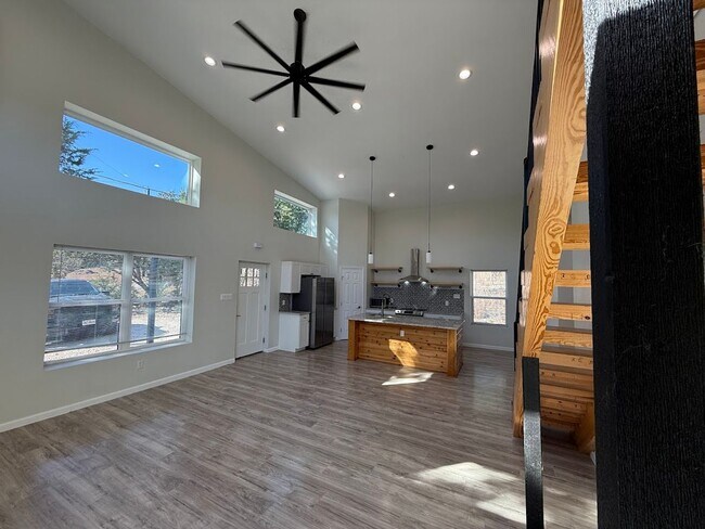 Foto del edificio - NEW ON MARKET