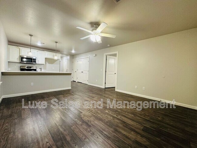 Building Photo - 405 Vail Cir