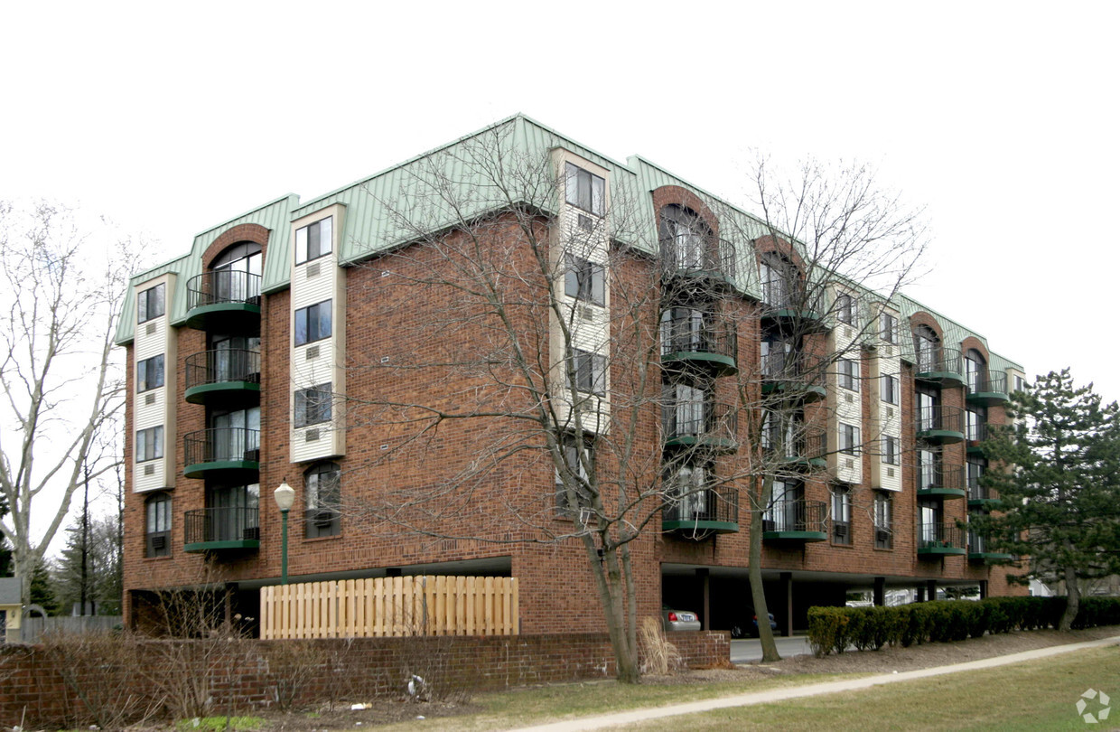 Building Photo - Poppleton Place Condos