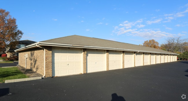 Garages - Hilliard Square
