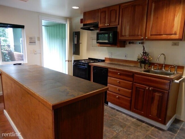Building Photo - 1 br, 1 bath Apartment - 17720 164th Ave NE