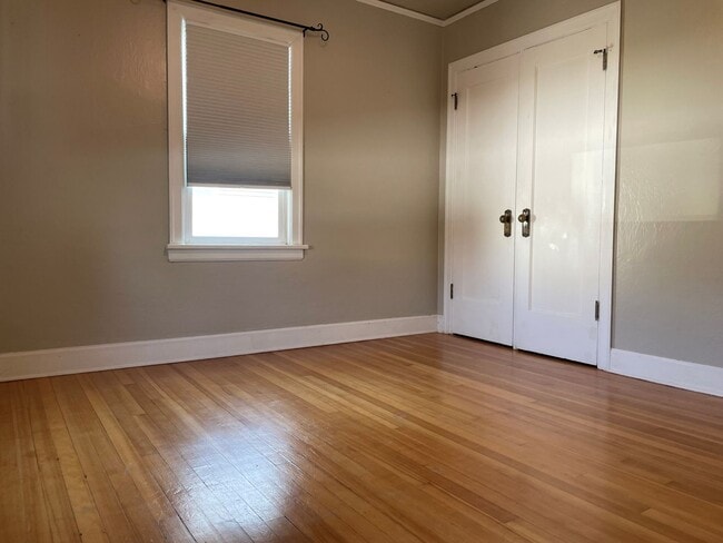 Building Photo - Now renting 2 bedroom House