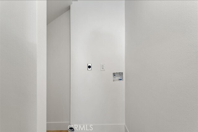 Foto del edificio - 703 W 80th St