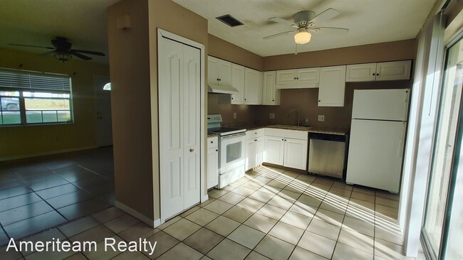 Building Photo - 3 br, 2 bath House - 1287 Howland Boulevard