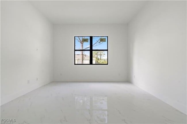 Building Photo - 467 Paddock St