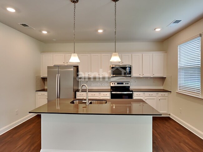Building Photo - 11130 Hazel Gardens Drive