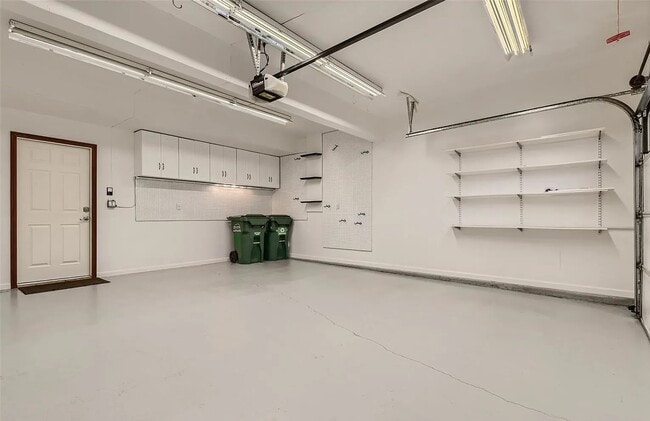 Garage - 17381 Waterhouse Cir