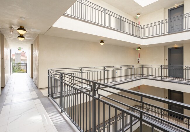 Foto del edificio - 5768 W 3rd St