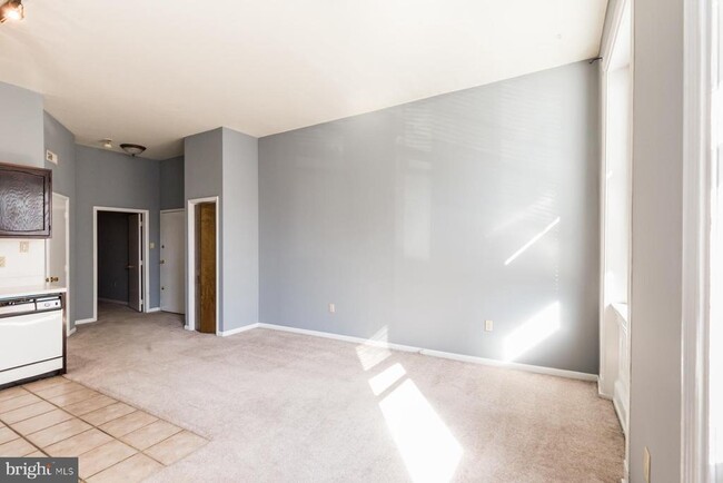 Building Photo - 540 N 4th St
