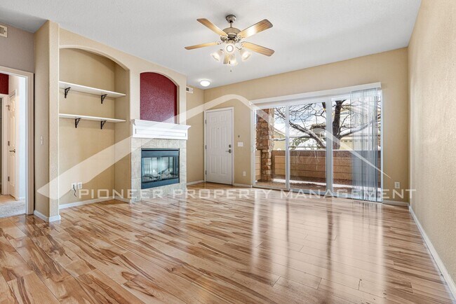 Foto del edificio - Beautiful First Floor Condo with Open Floor Plan and Central A/C