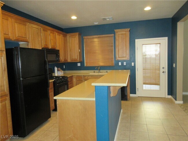 Building Photo - 8056 Aztec Basin Ave