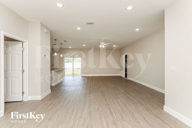 Foto del edificio - 717 Lavender St SE