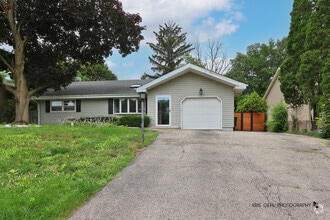 Building Photo - 304 Hazelwood Dr