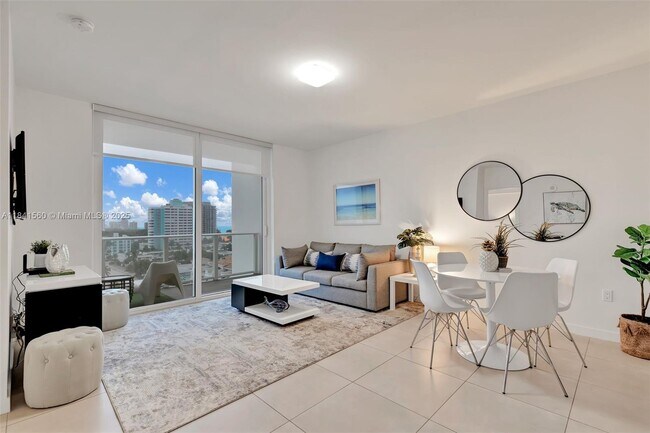Foto del edificio - 401 N Birch Rd