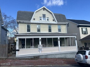 Building Photo - 1320 16th Ave