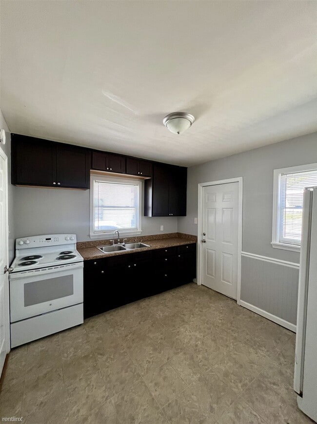 Building Photo - 2 br, 1 bath House - 208 E Geer St