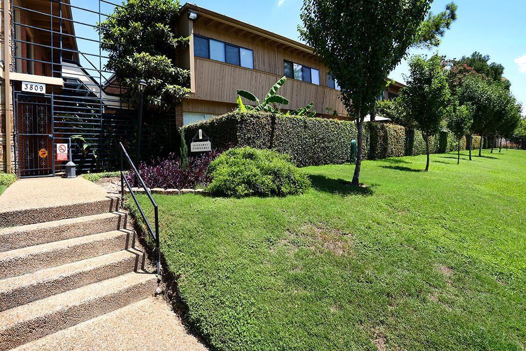 Primary Photo - 3809 N Braeswood Blvd